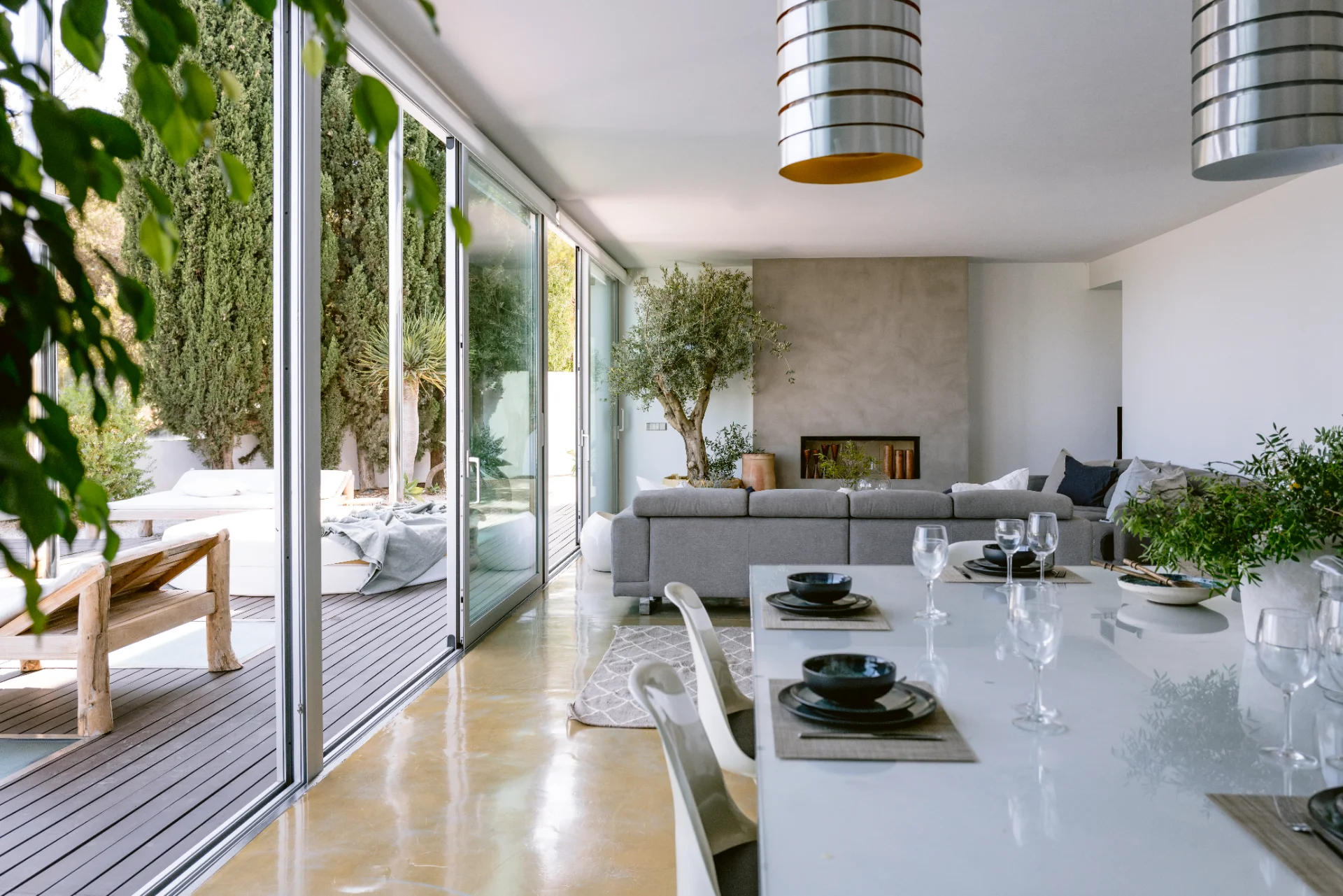 [photos.living_space_2]